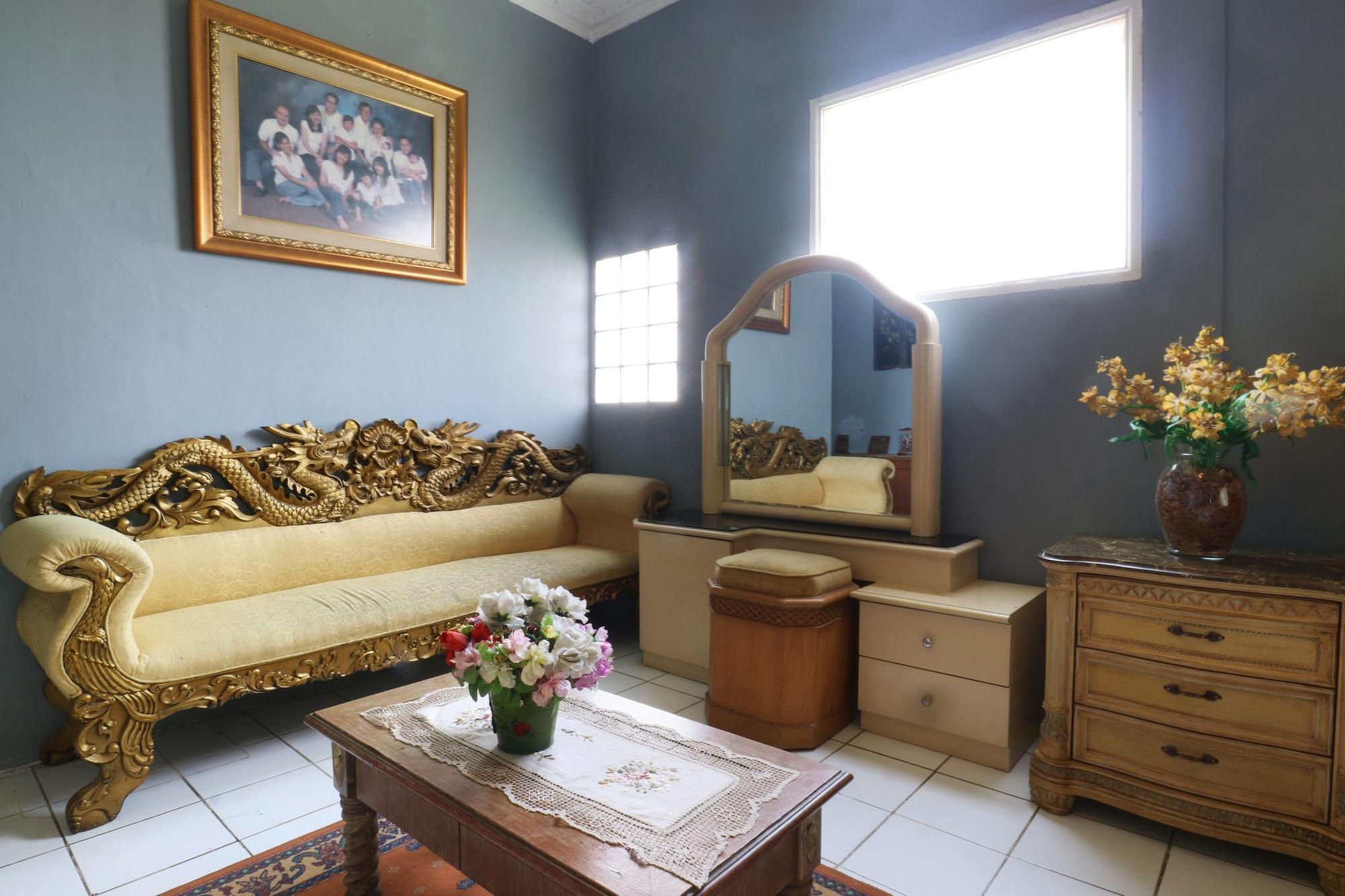 Villa Sri Manganti Jakarta Buitenkant foto