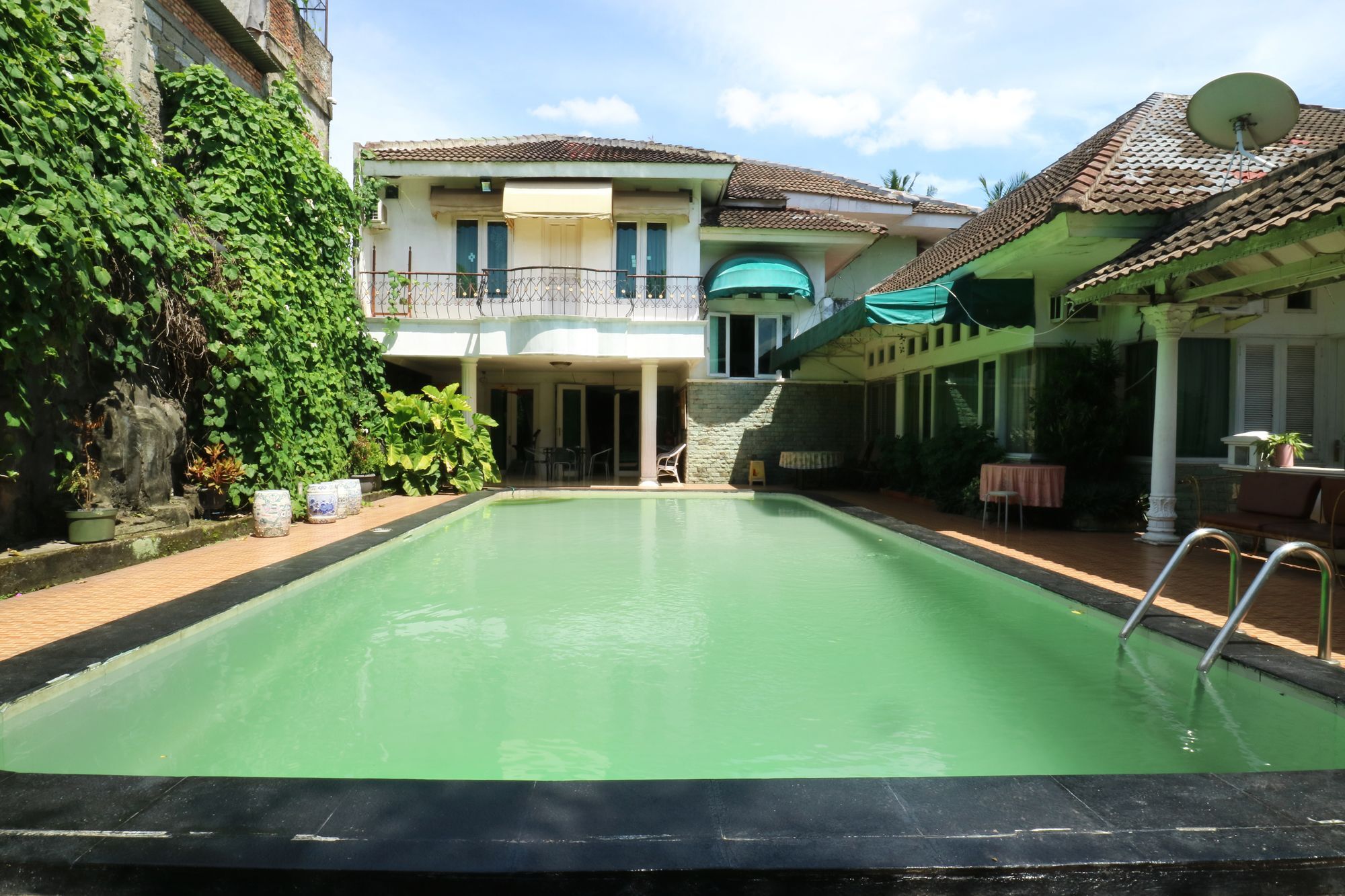 Villa Sri Manganti Jakarta Buitenkant foto