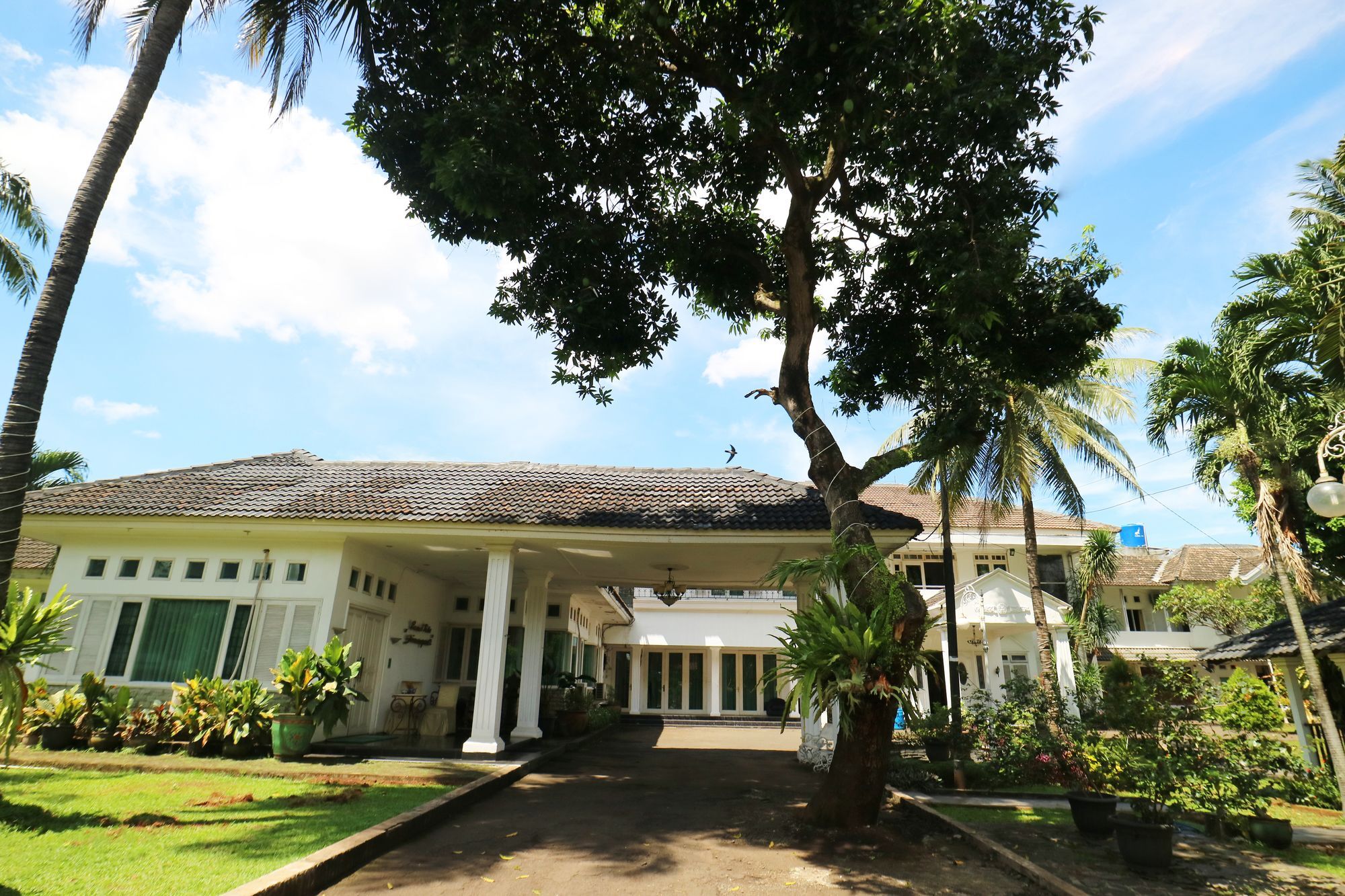 Villa Sri Manganti Jakarta Buitenkant foto